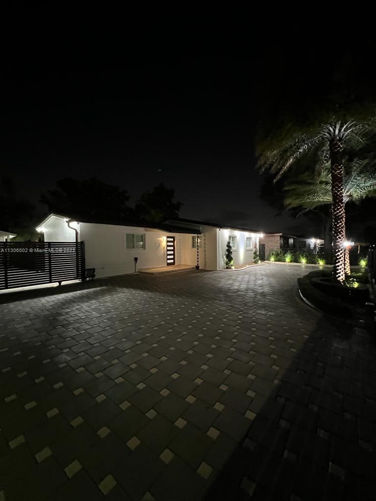 PALM SPRINGS NORTH - Residential Lease