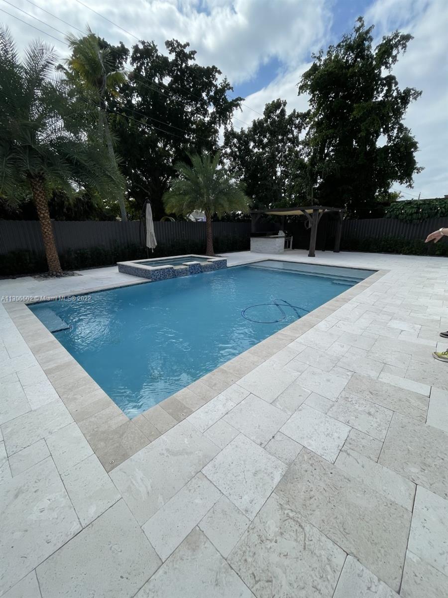 PALM SPRINGS NORTH - Residential Lease