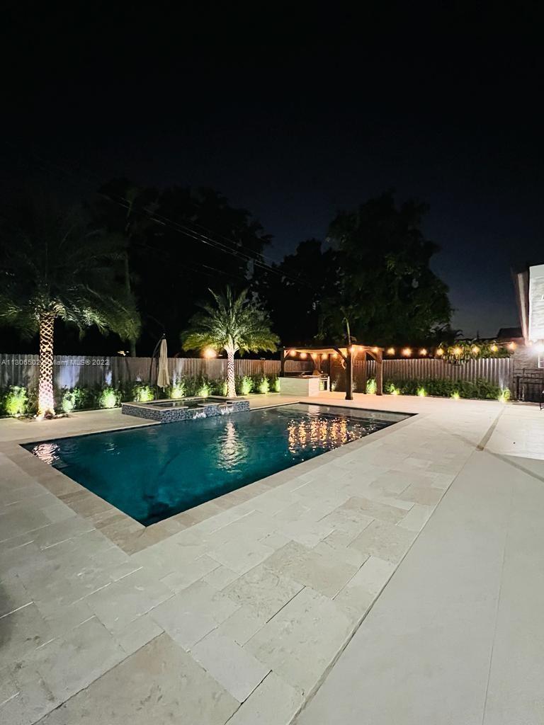 PALM SPRINGS NORTH - Residential Lease