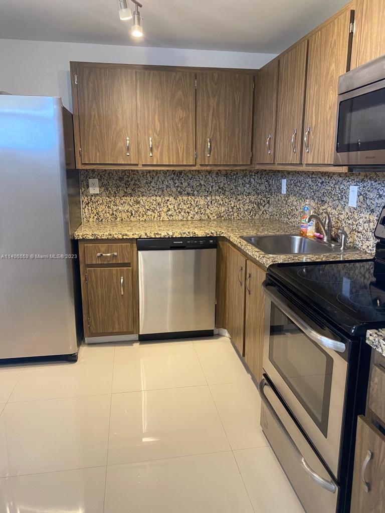 OLYMPUS CONDO PHASE - Residential Lease