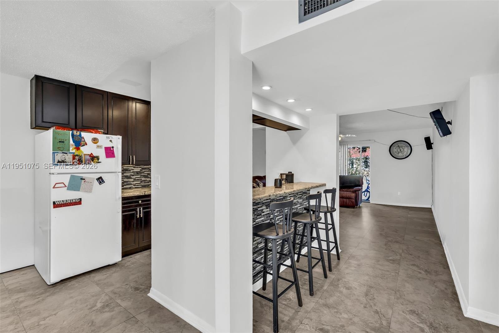 LA PLACIDA SECTION 1 COND - Residential