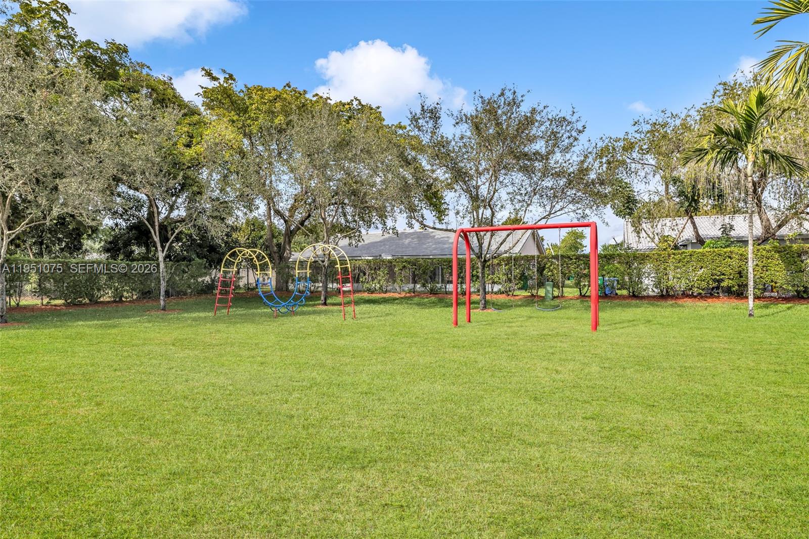 LA PLACIDA SECTION 1 COND - Residential