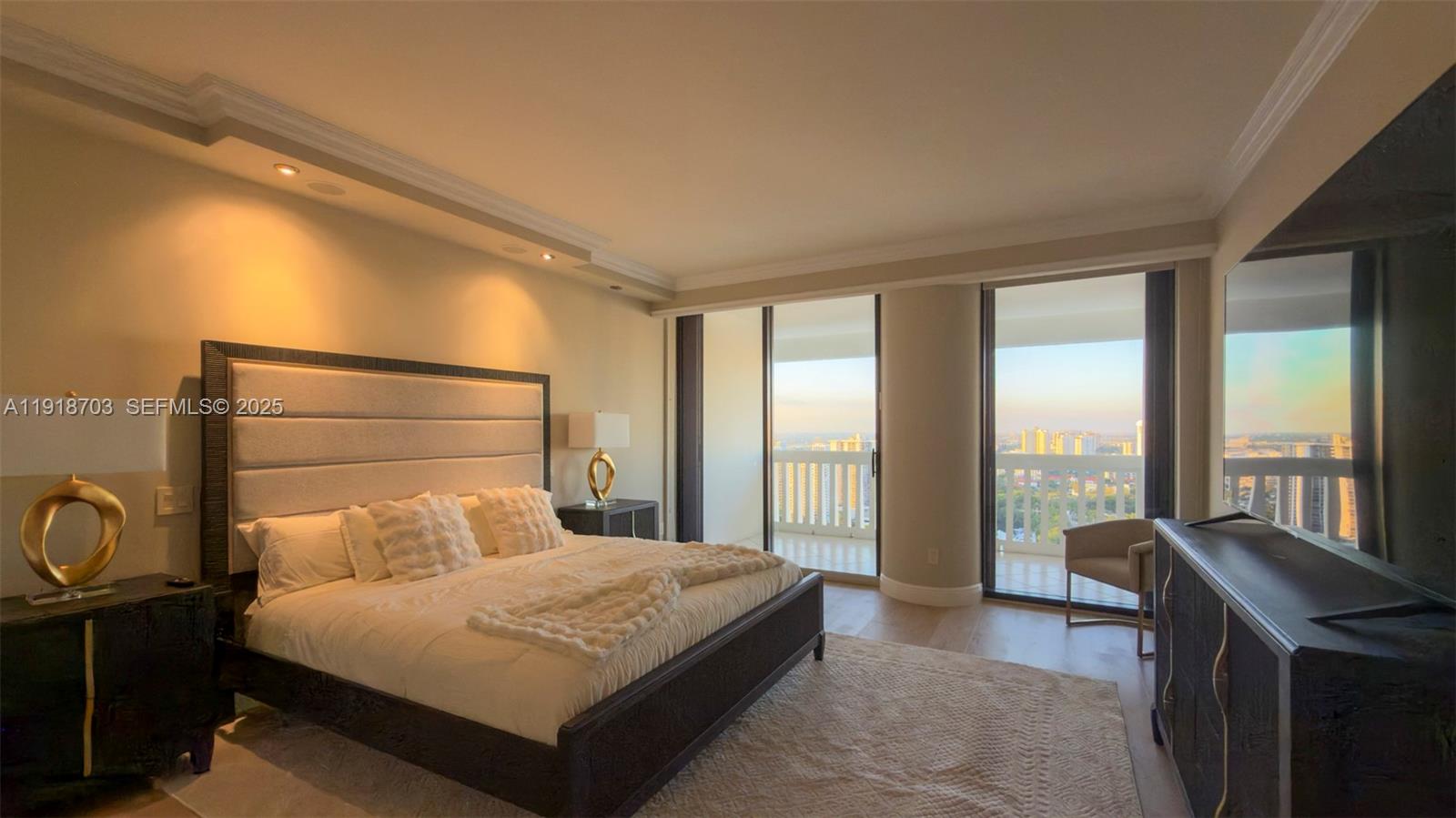 2000 ISL BLVD WILLIAMS IS - Residential