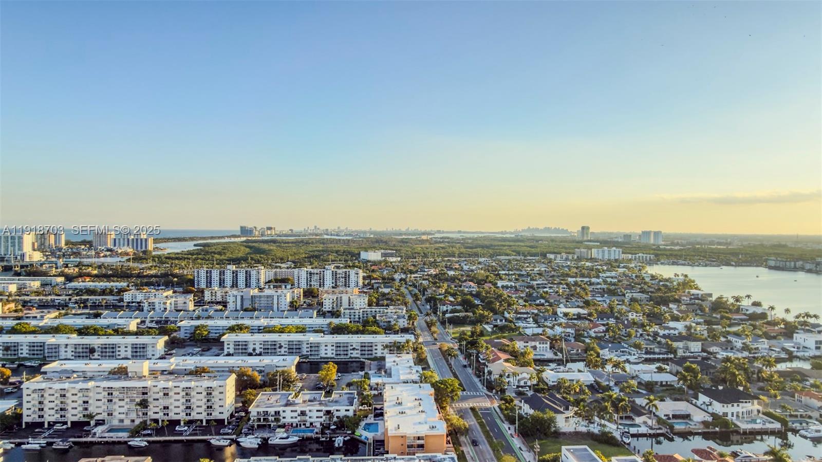 2000 ISL BLVD WILLIAMS IS - Residential