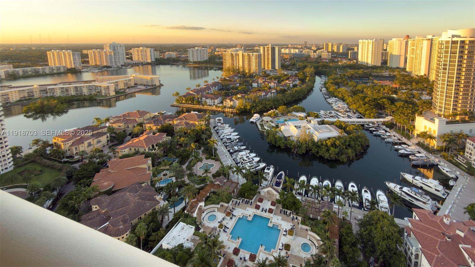 2000 ISL BLVD WILLIAMS IS - Residential