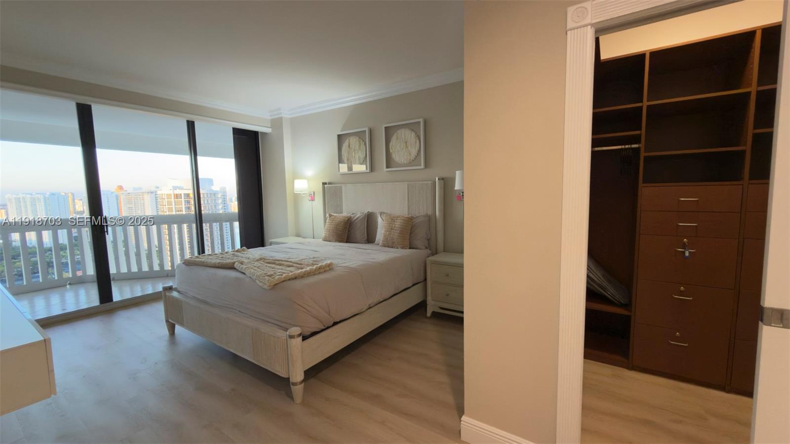 2000 ISL BLVD WILLIAMS IS - Residential