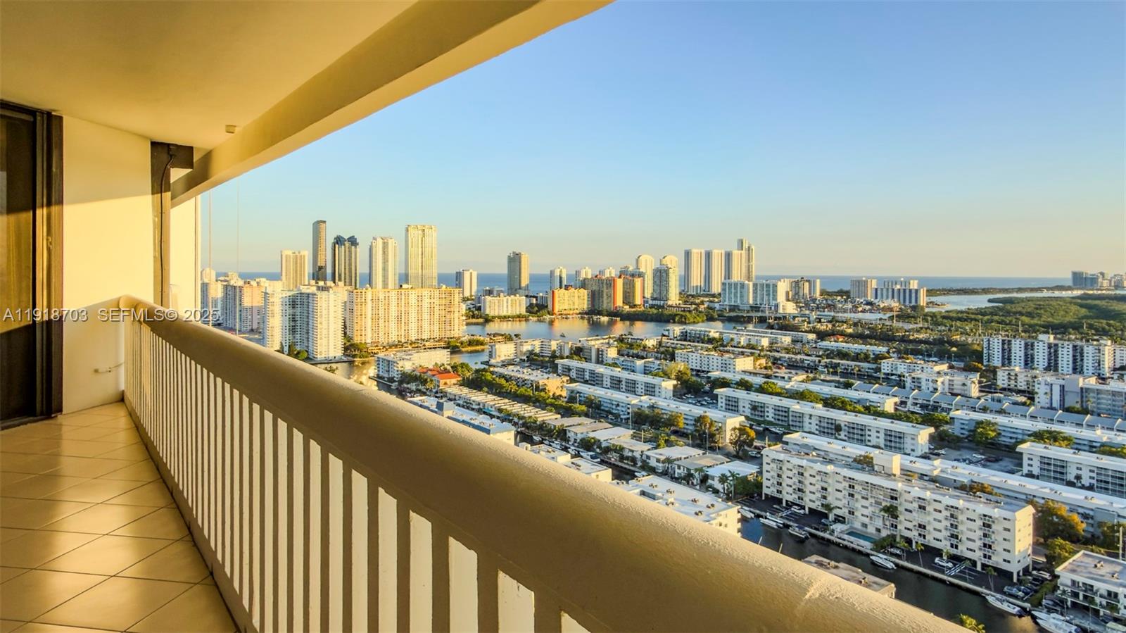 2000 ISL BLVD WILLIAMS IS - Residential