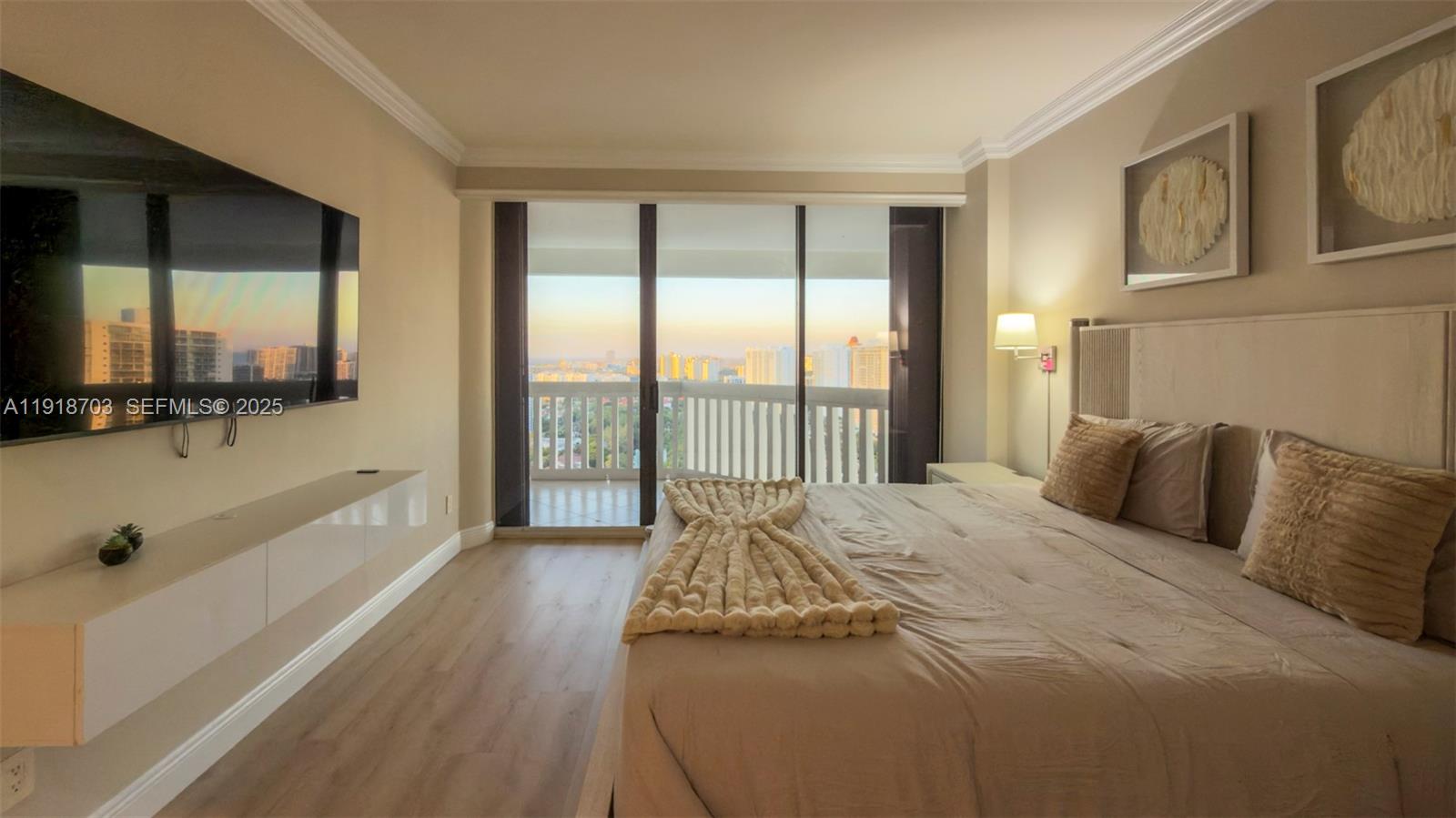 2000 ISL BLVD WILLIAMS IS - Residential