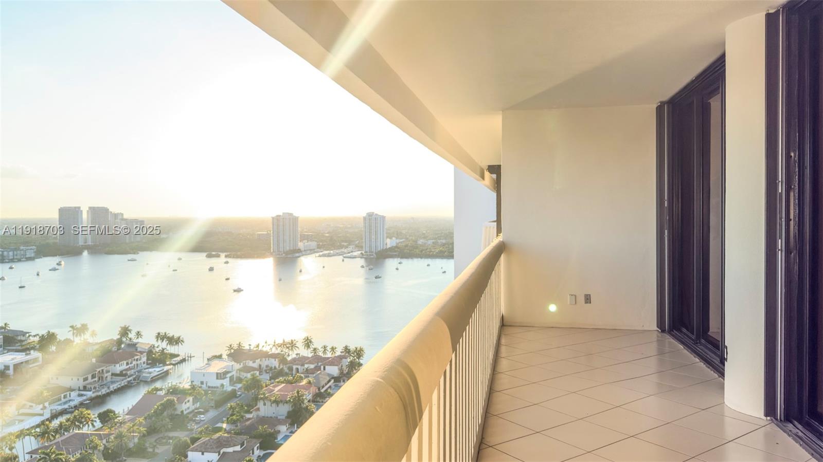 2000 ISL BLVD WILLIAMS IS - Residential