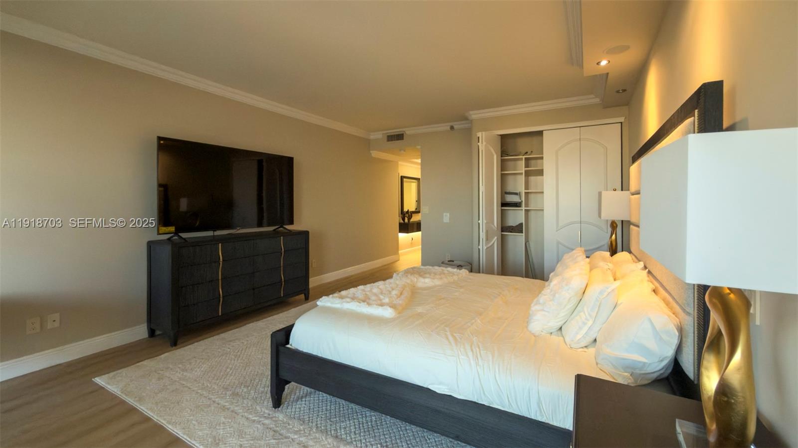 2000 ISL BLVD WILLIAMS IS - Residential
