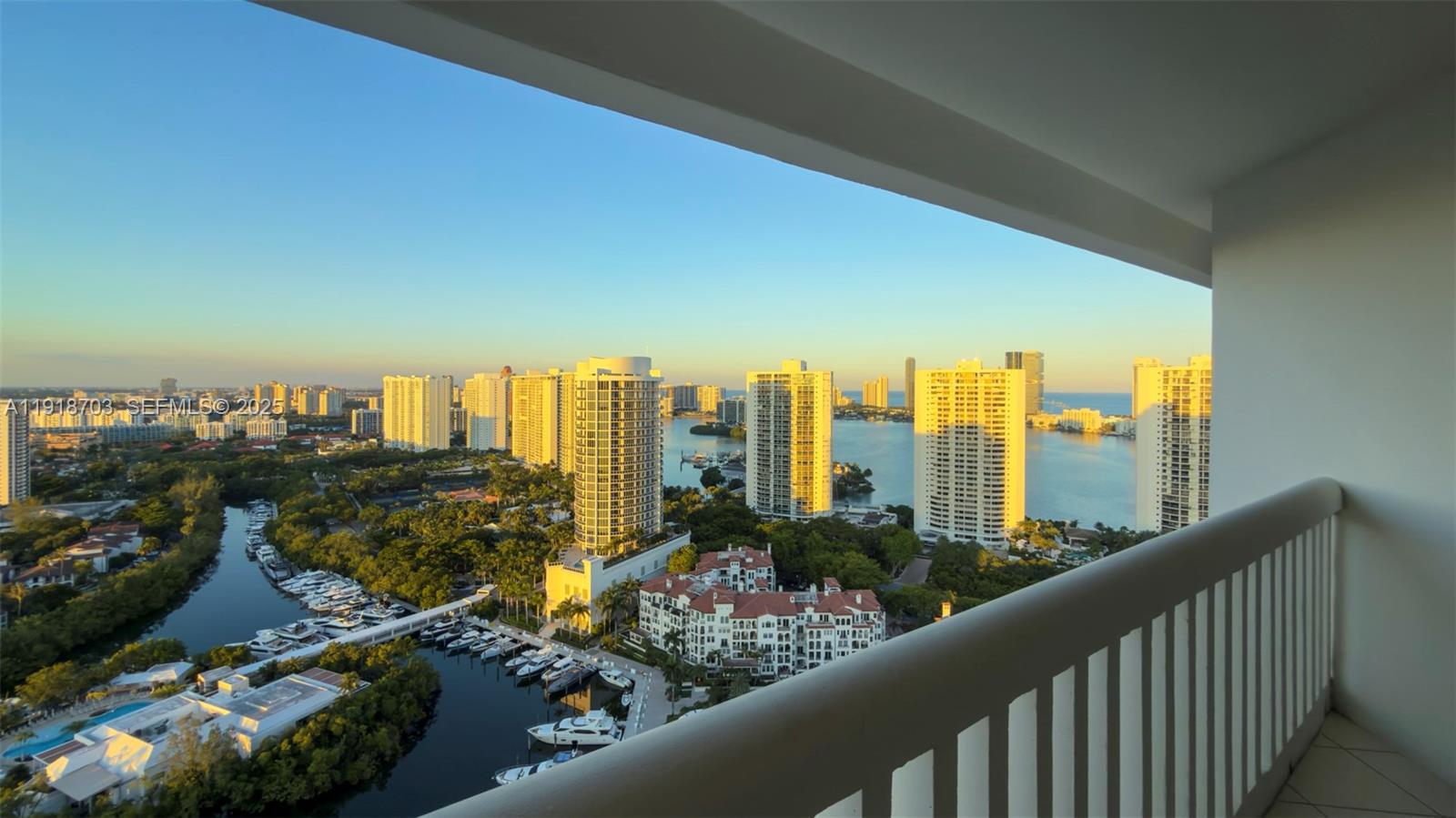 2000 ISL BLVD WILLIAMS IS - Residential