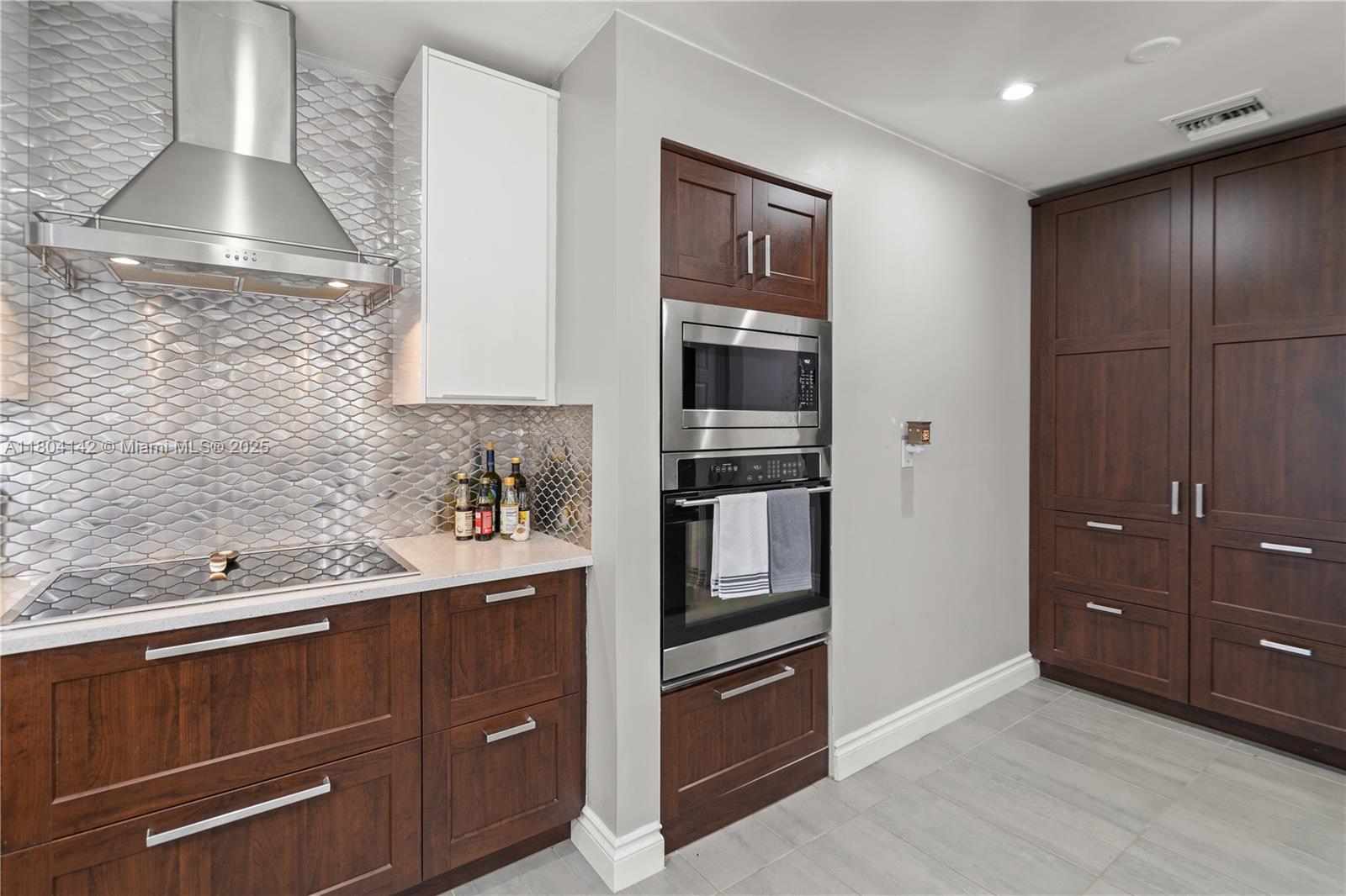 GREYKNOLL ESTATES - Residential
