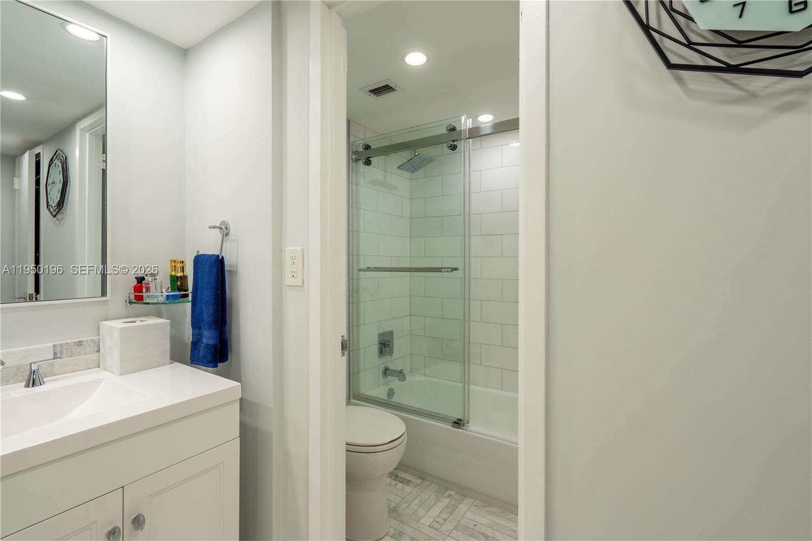 ARLEN BEACH CONDO - Residential