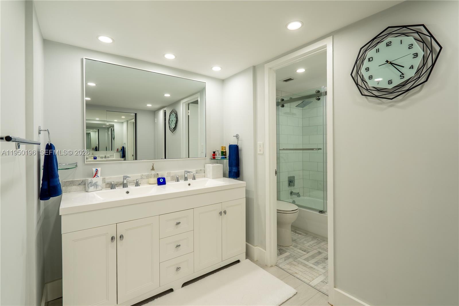ARLEN BEACH CONDO - Residential