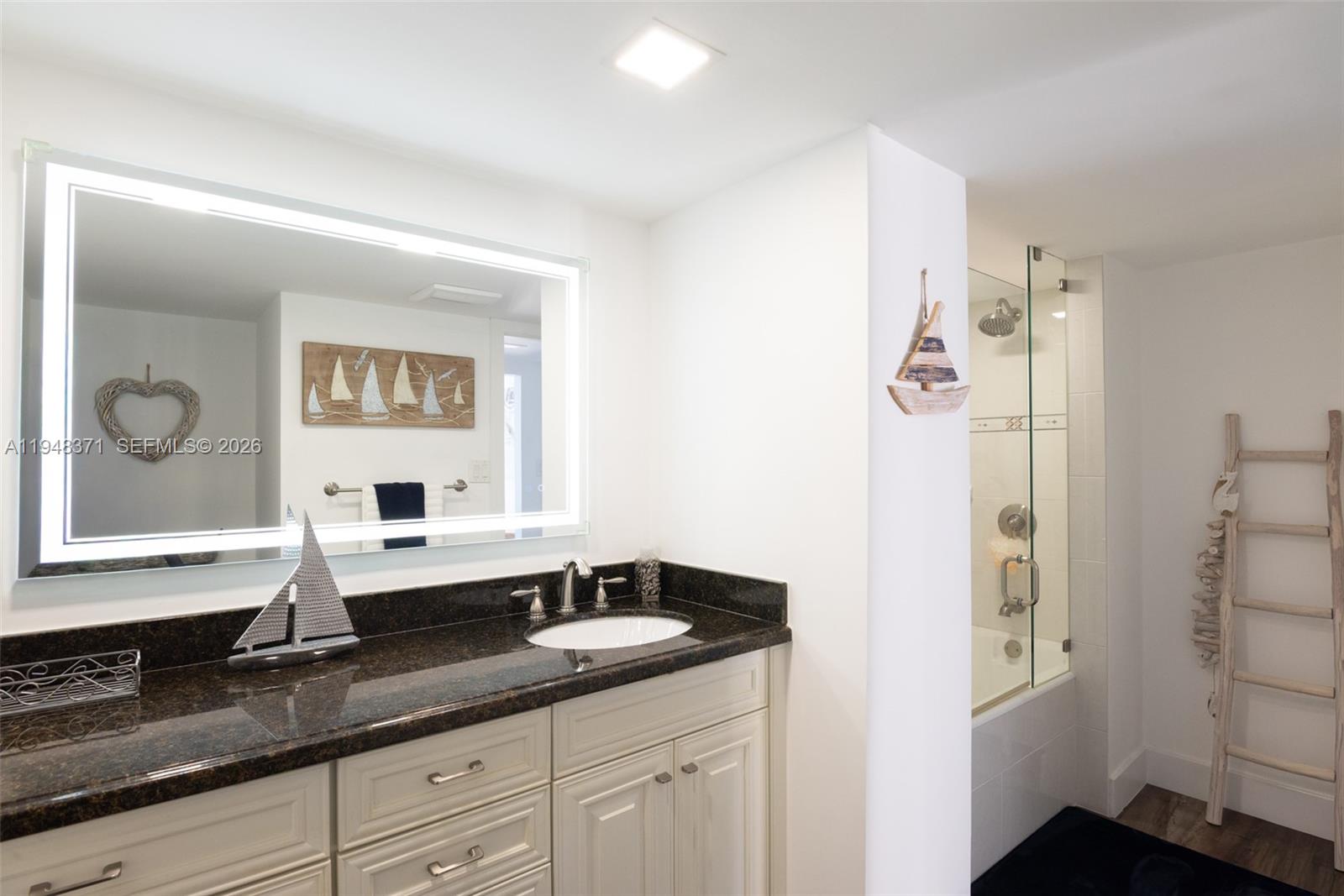 EASTPOINTE CONDO - Residential