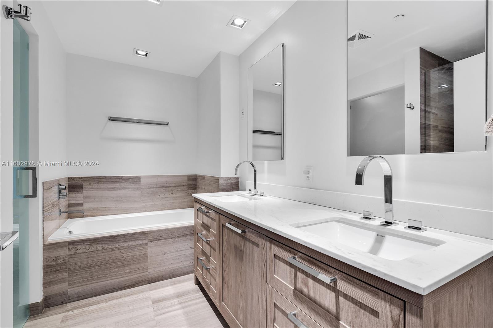 OCEANA KEY BISCAYNE CONDO - Residential