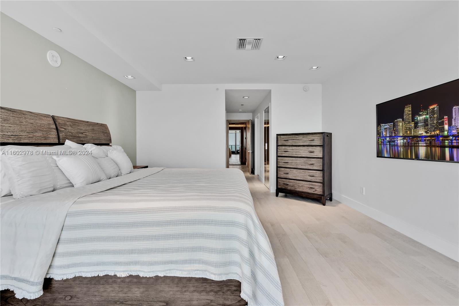OCEANA KEY BISCAYNE CONDO - Residential