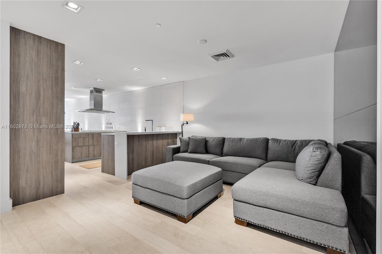 OCEANA KEY BISCAYNE CONDO - Residential