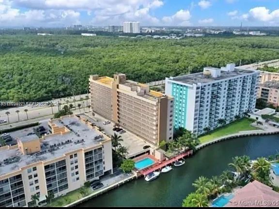 ISLAND SHORES CONDO - Residential Lease