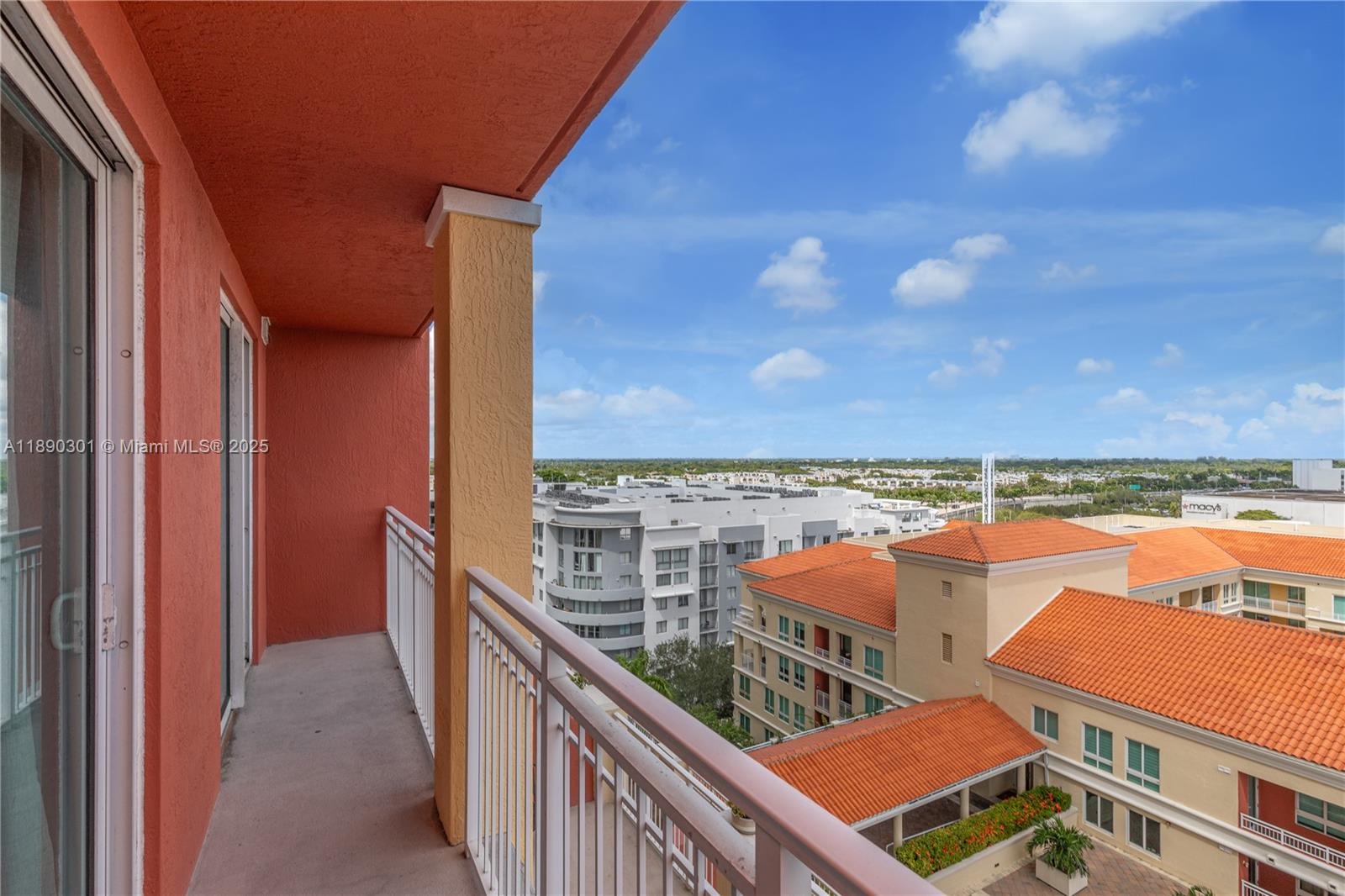 TOSCANO CONDO - Residential