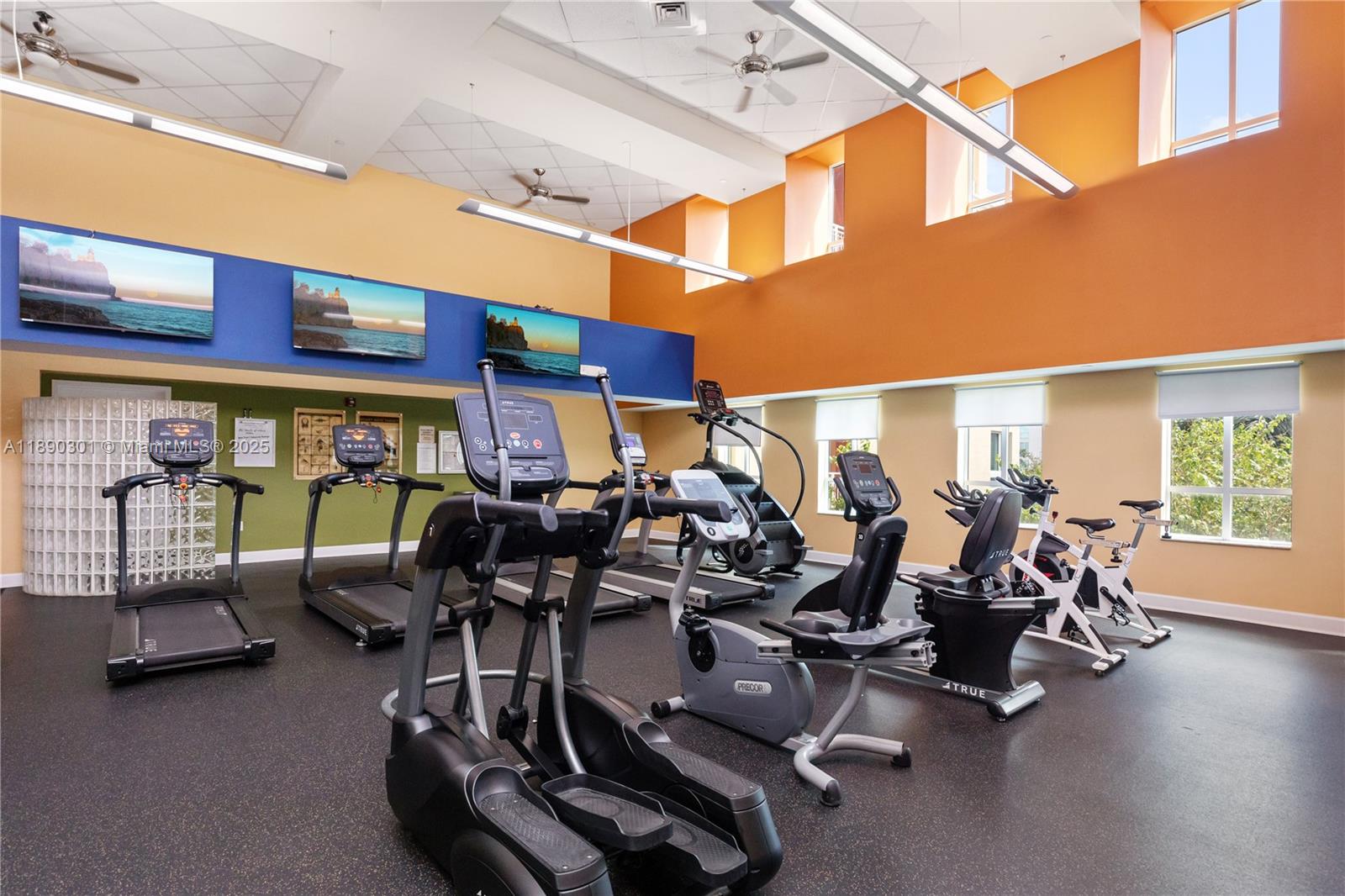 TOSCANO CONDO - Residential