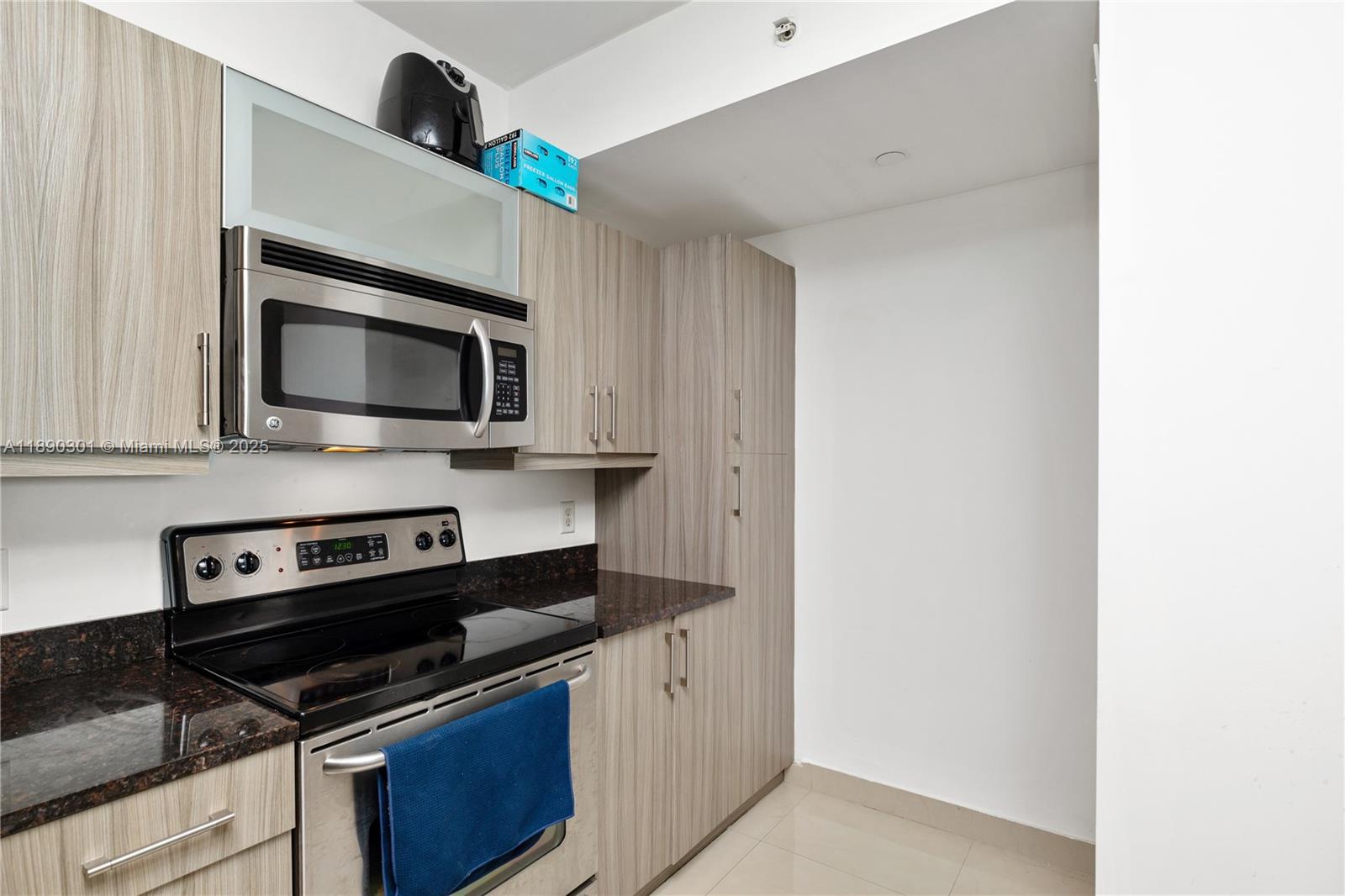 TOSCANO CONDO - Residential