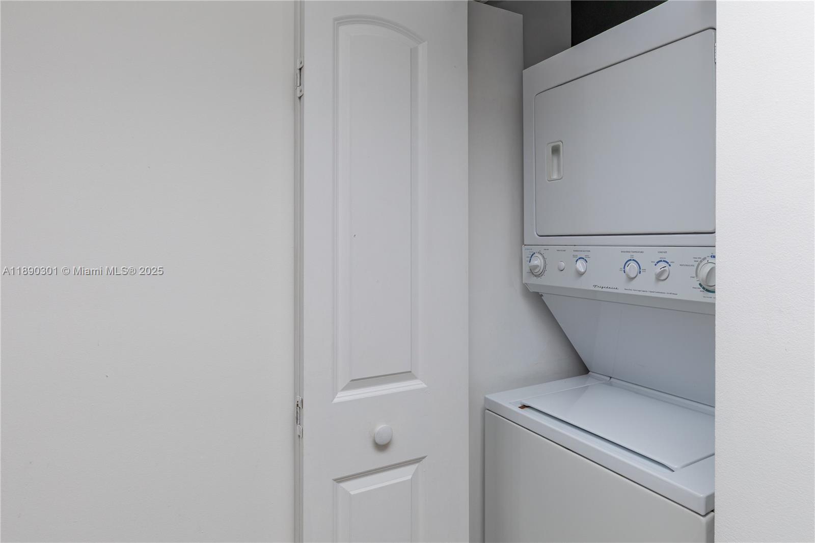 TOSCANO CONDO - Residential