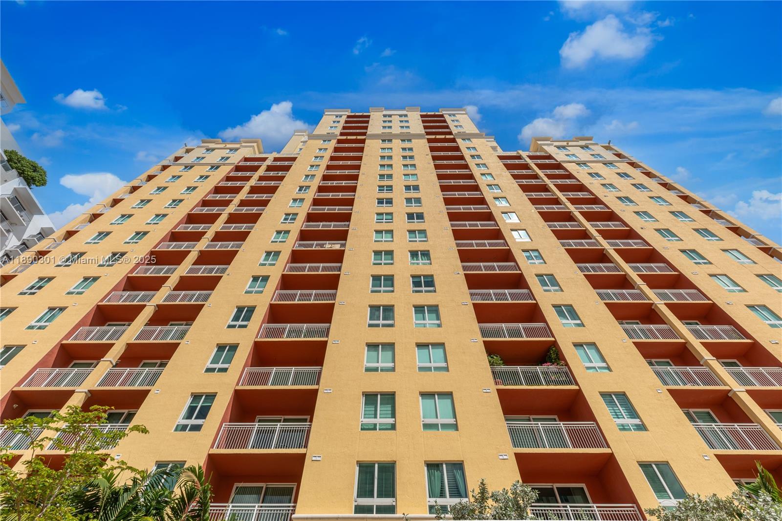 TOSCANO CONDO - Residential