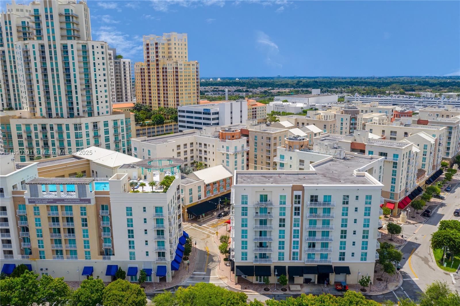 TOSCANO CONDO - Residential