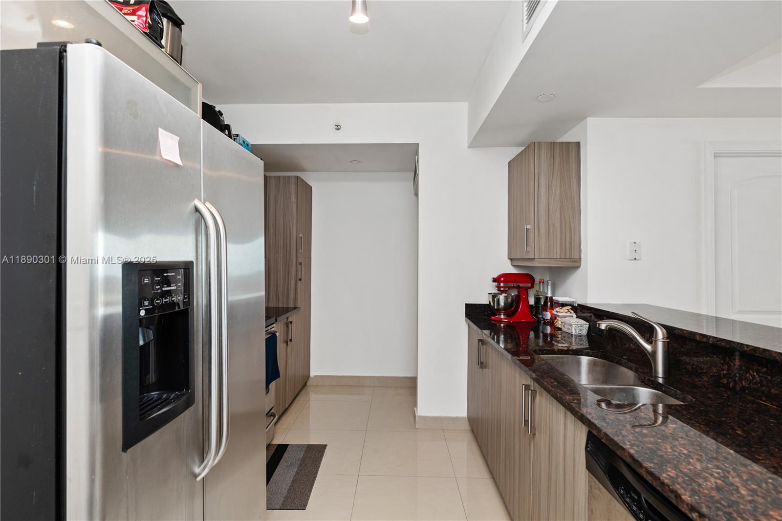 TOSCANO CONDO - Residential