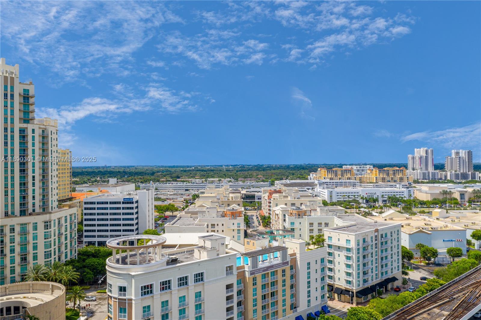 TOSCANO CONDO - Residential