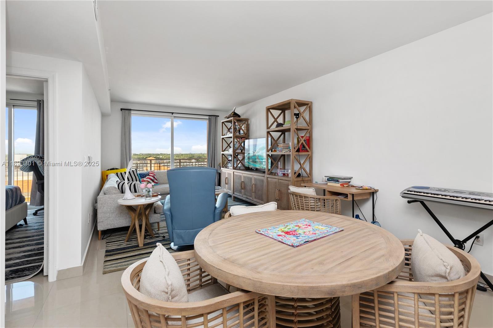 TOSCANO CONDO - Residential