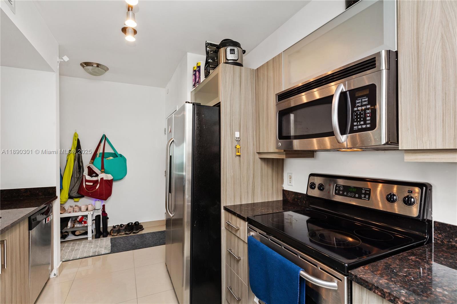 TOSCANO CONDO - Residential