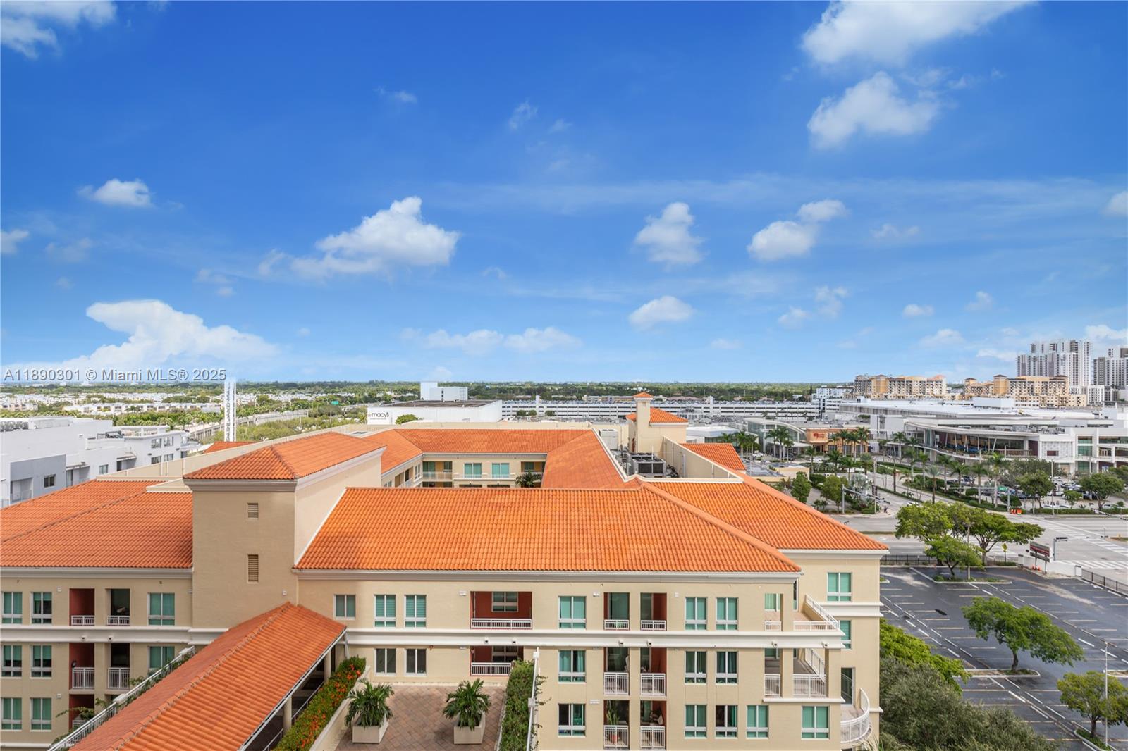 TOSCANO CONDO - Residential