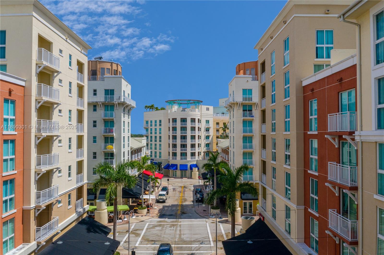 TOSCANO CONDO - Residential