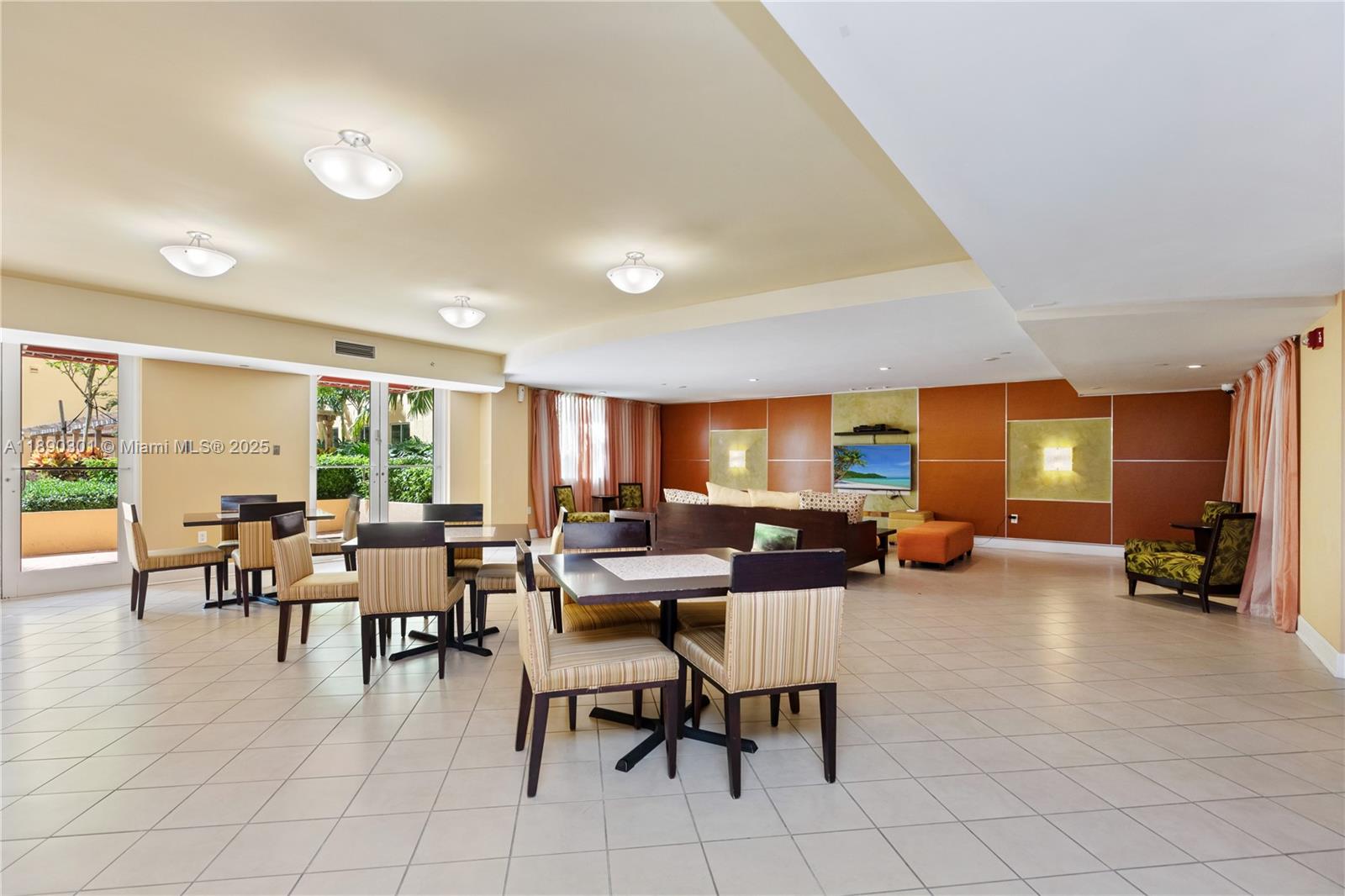 TOSCANO CONDO - Residential