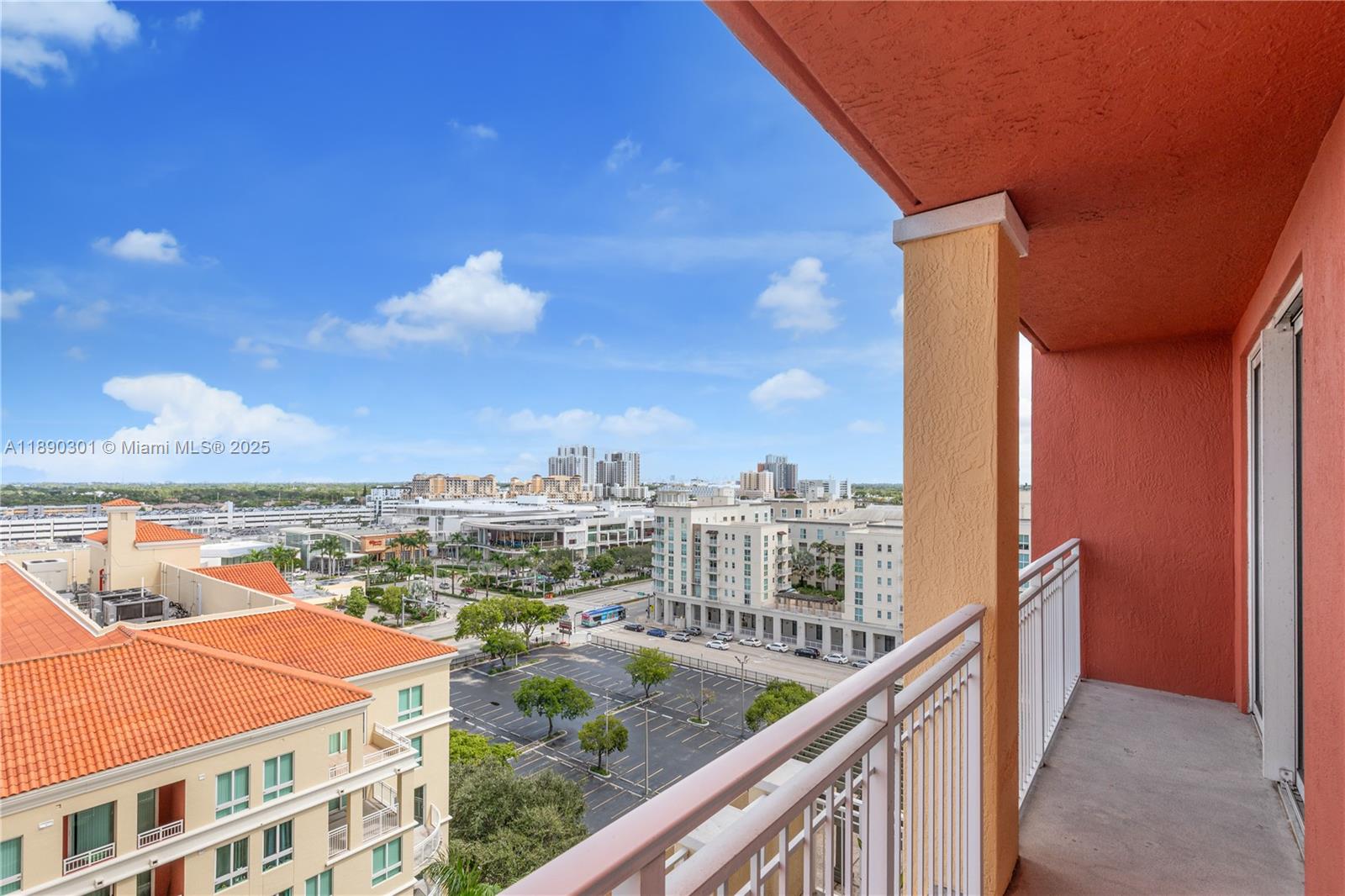 TOSCANO CONDO - Residential