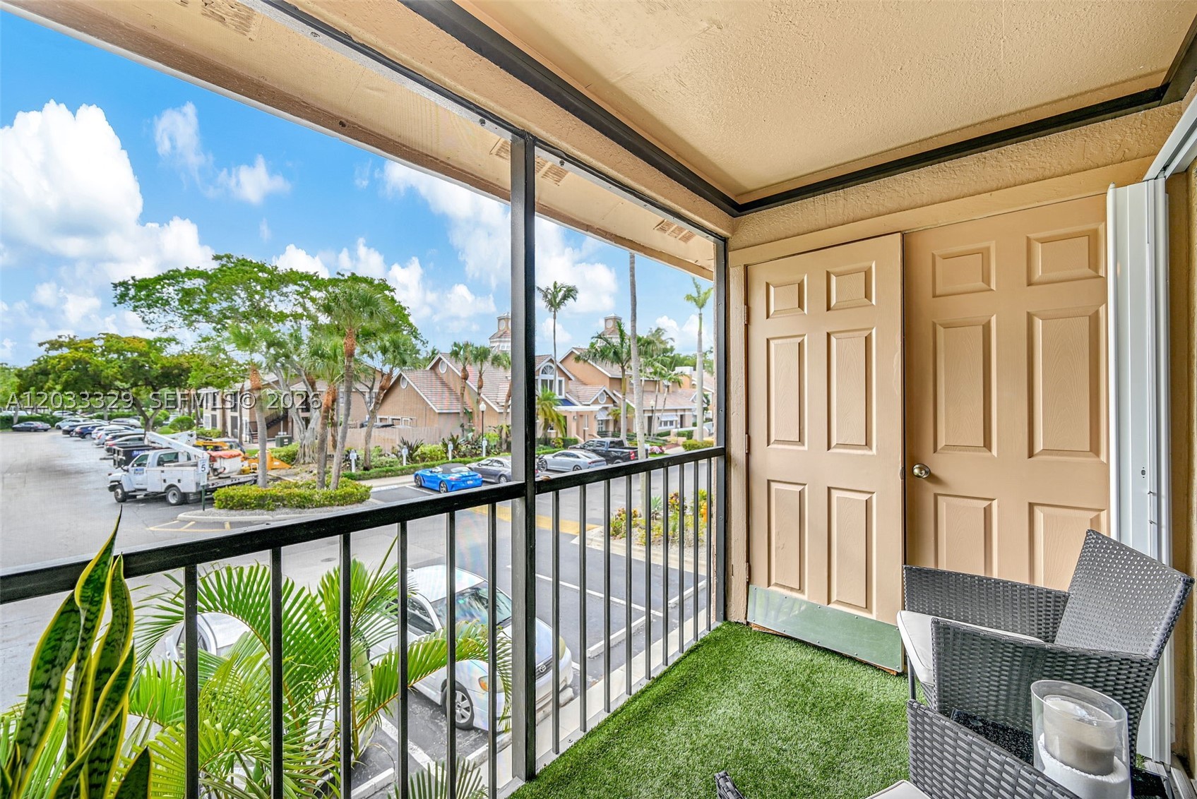 VISTA LAGO AT THE HAMMOCK - Residential