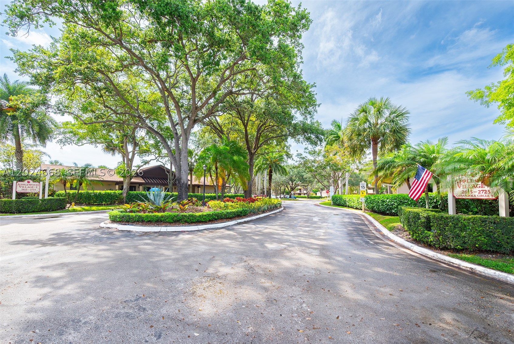 APPLEWOOD VILLAGE I-D CON - Residential Lease