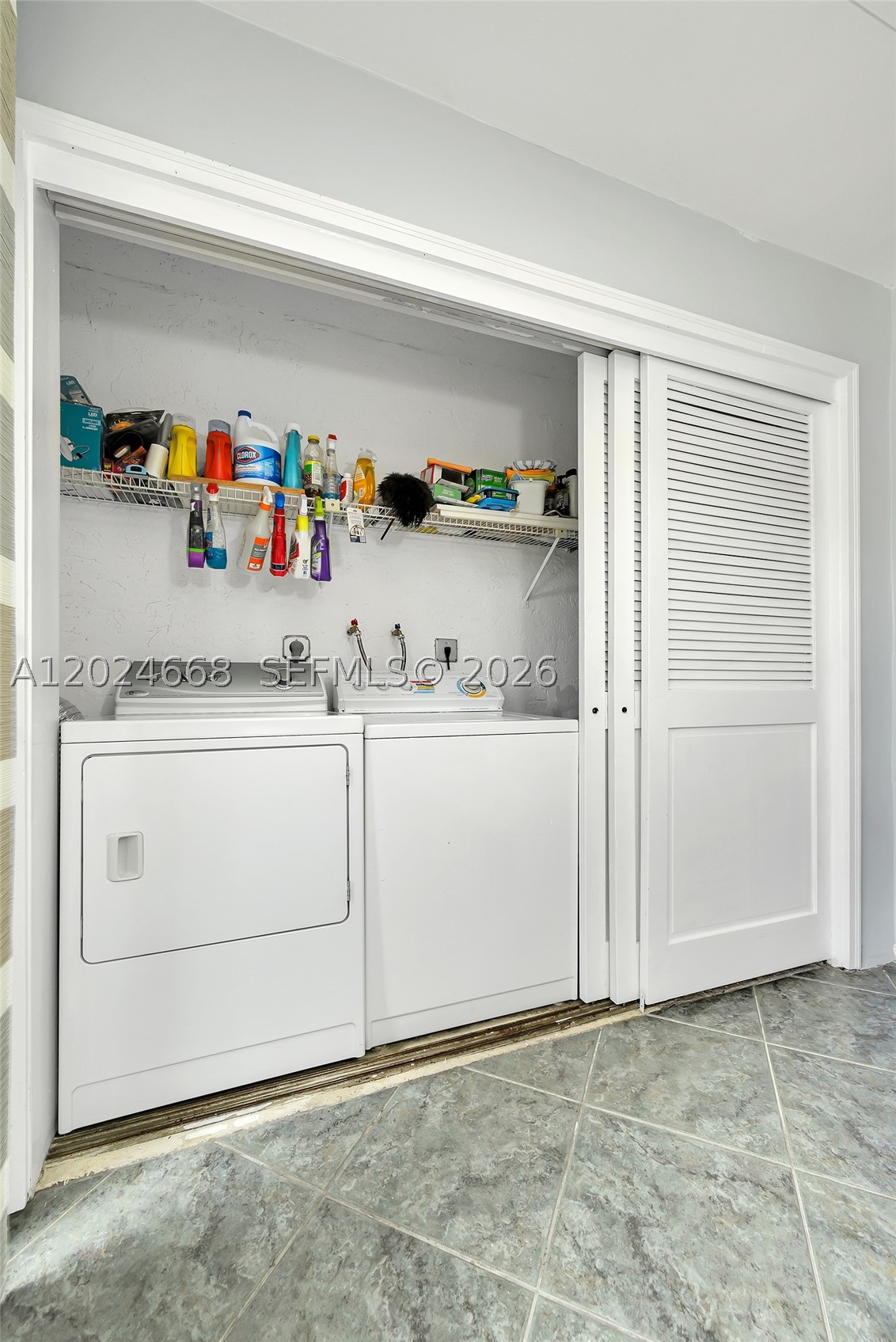 APPLEWOOD VILLAGE I-D CON - Residential Lease