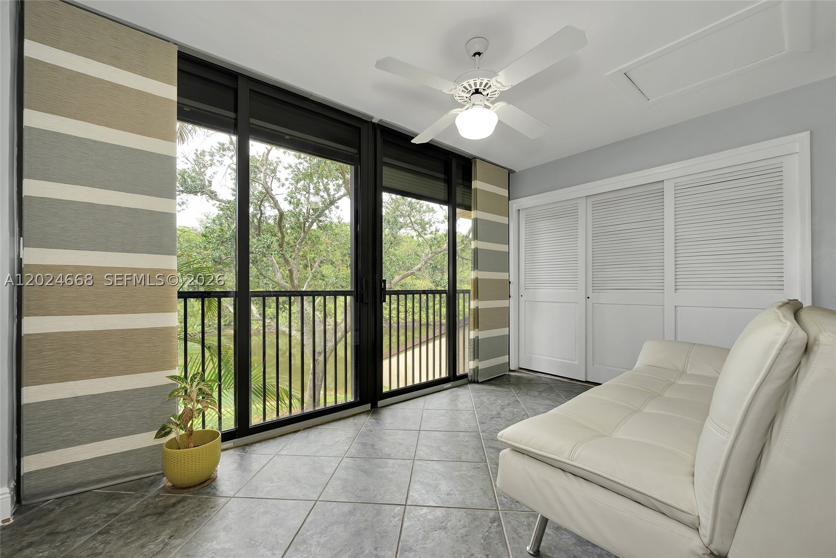 APPLEWOOD VILLAGE I-D CON - Residential Lease