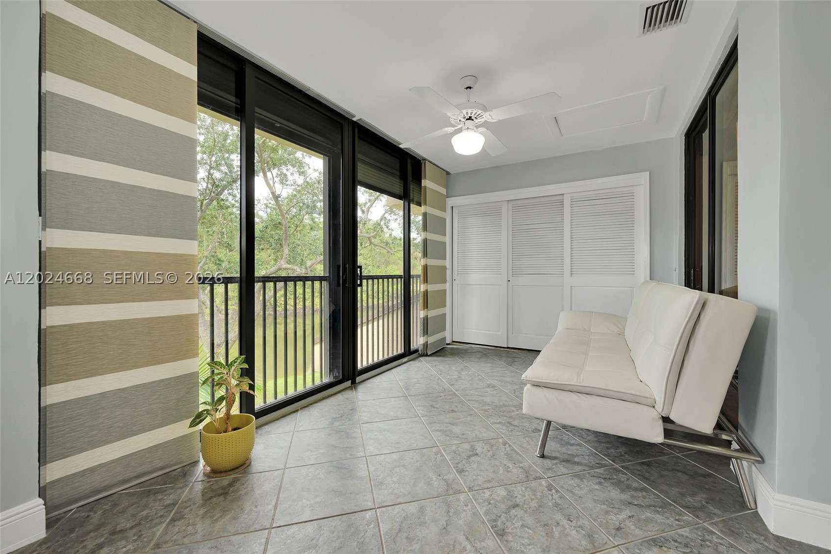 APPLEWOOD VILLAGE I-D CON - Residential Lease