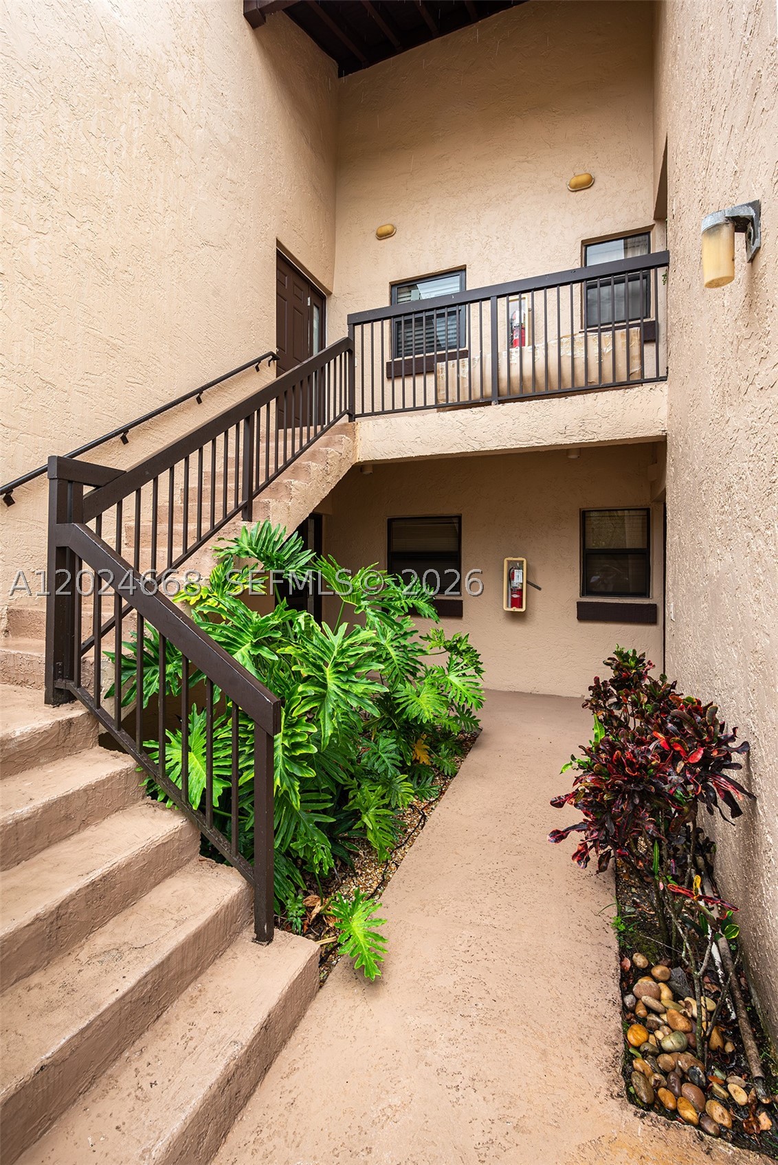 APPLEWOOD VILLAGE I-D CON - Residential Lease