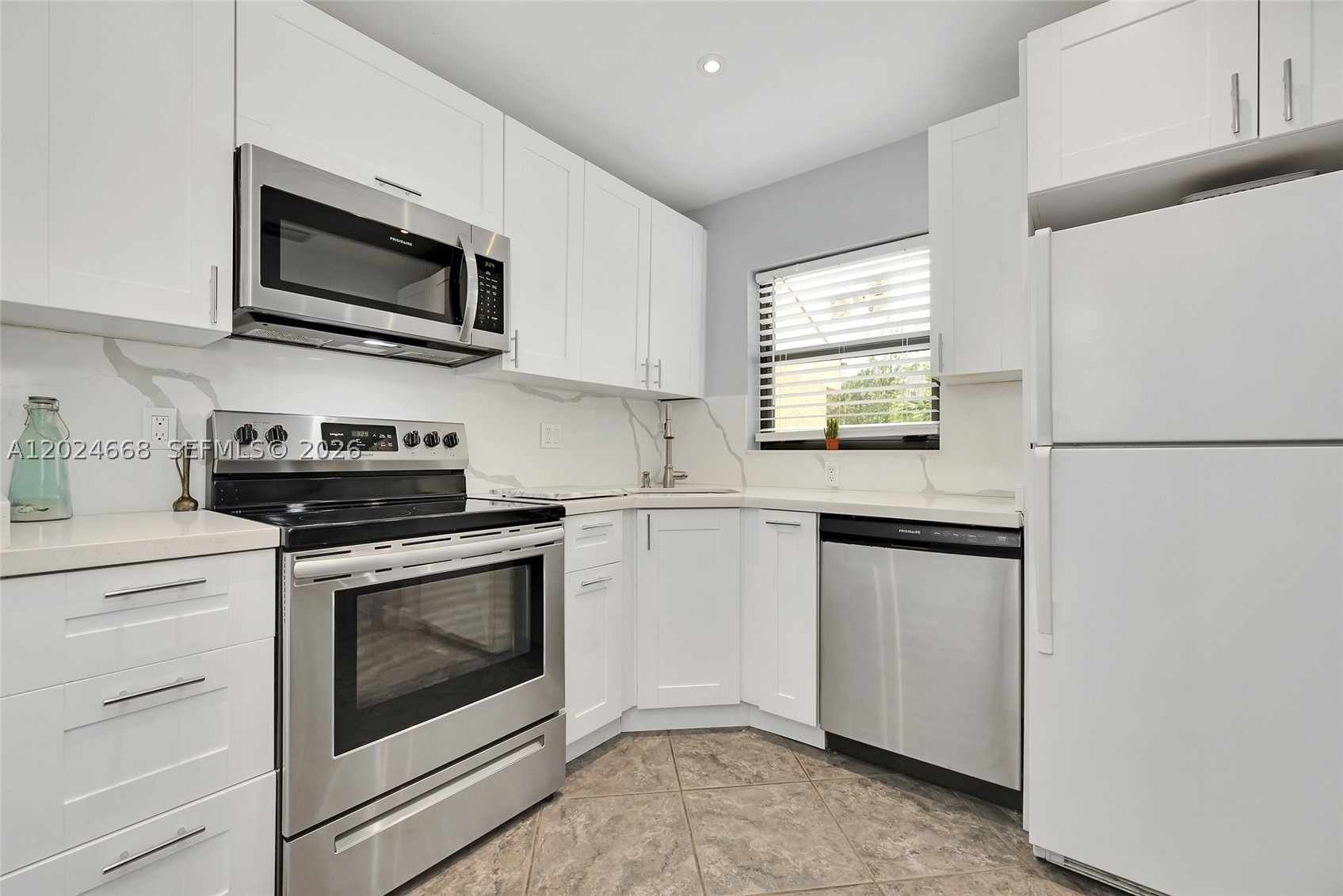 APPLEWOOD VILLAGE I-D CON - Residential Lease