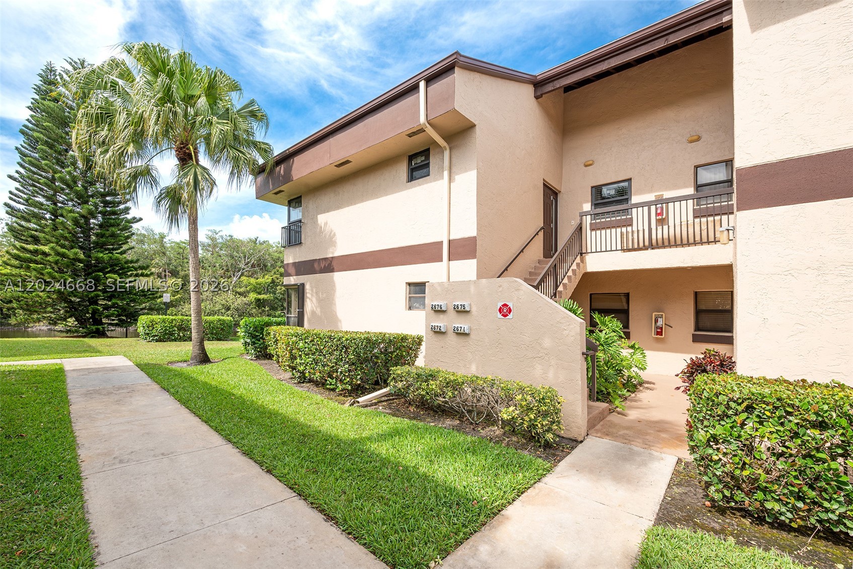 APPLEWOOD VILLAGE I-D CON - Residential Lease
