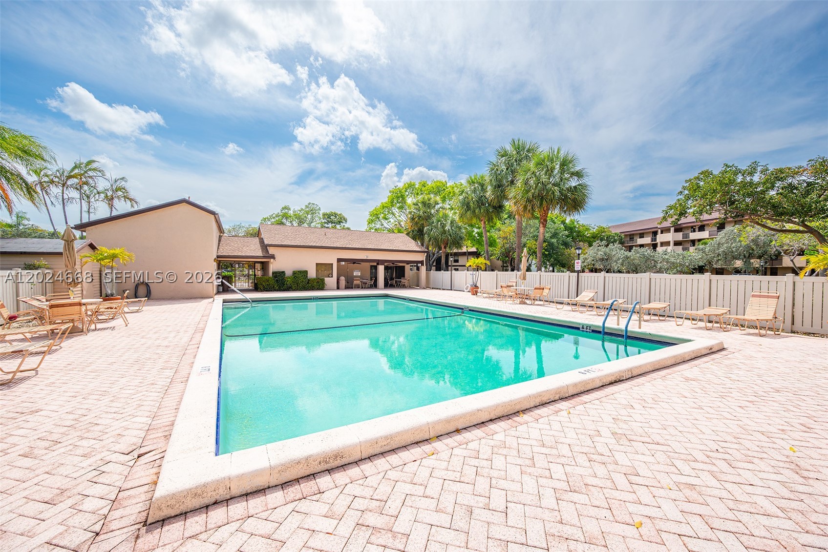 APPLEWOOD VILLAGE I-D CON - Residential Lease