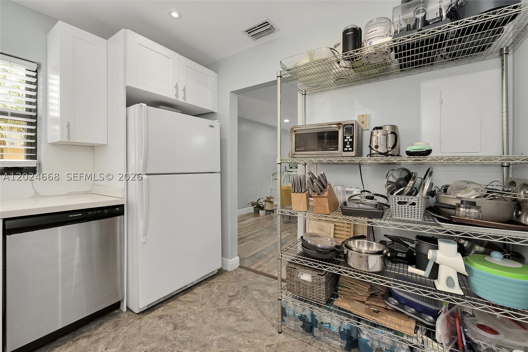 APPLEWOOD VILLAGE I-D CON - Residential Lease
