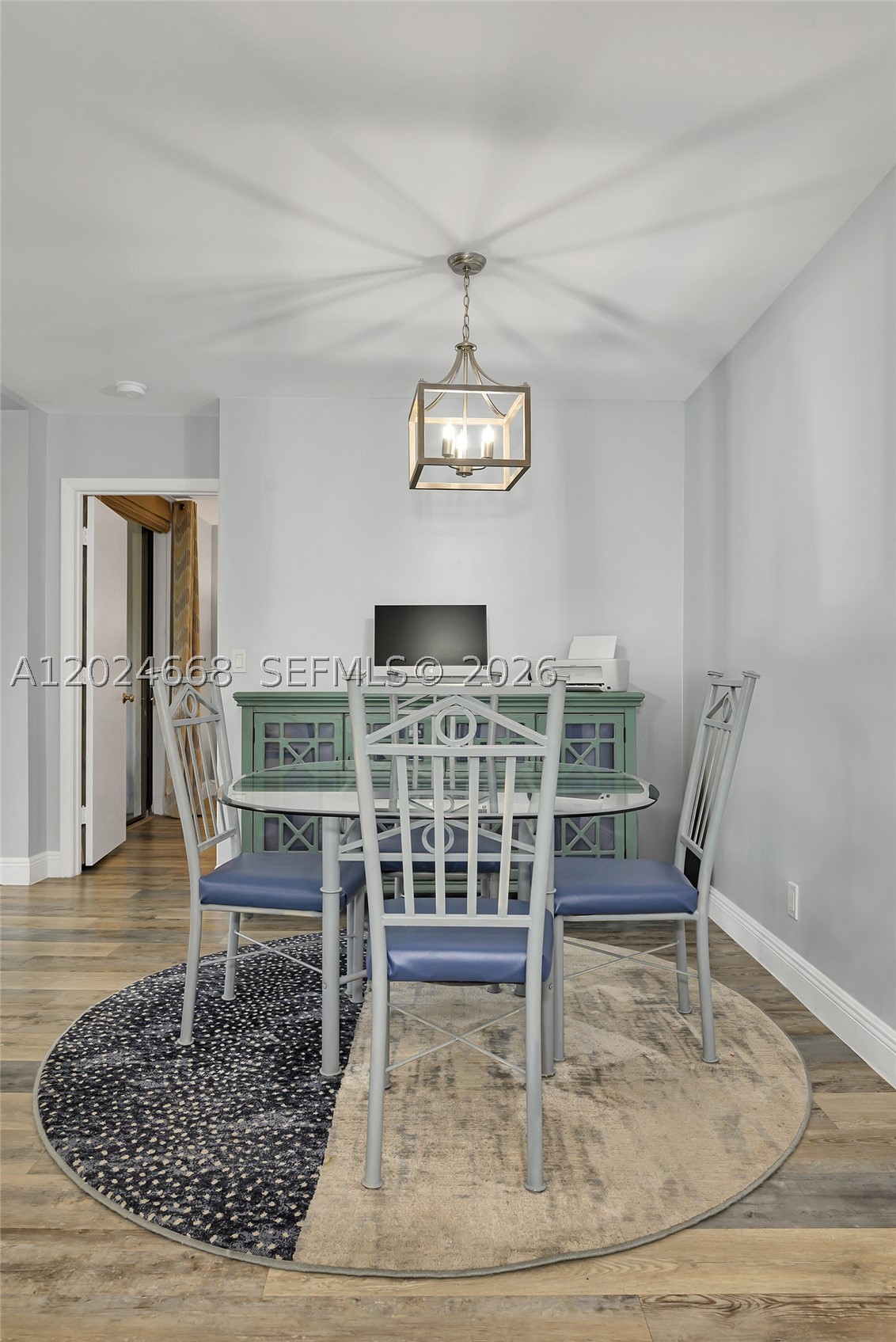 APPLEWOOD VILLAGE I-D CON - Residential Lease