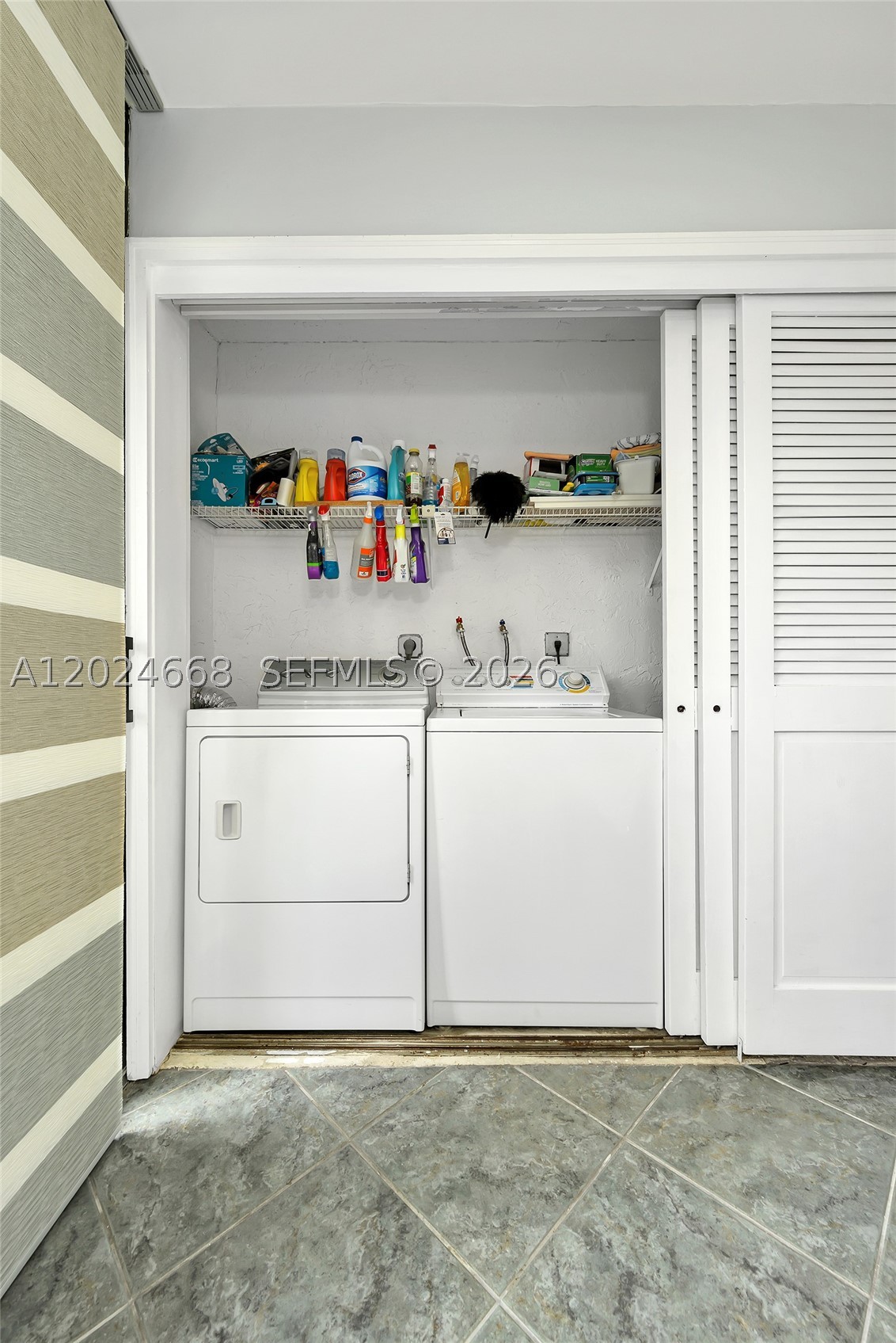 APPLEWOOD VILLAGE I-D CON - Residential Lease