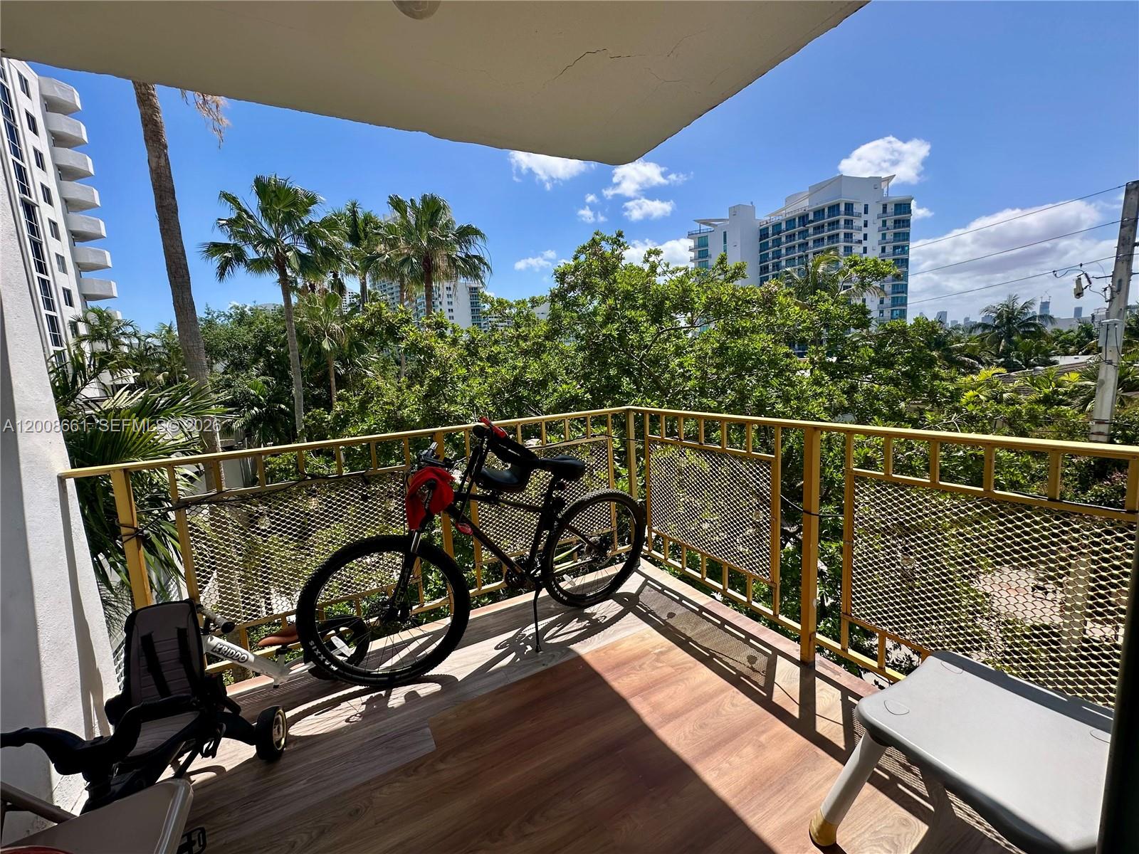 GOLDEN HOUSE CONDO - Residential